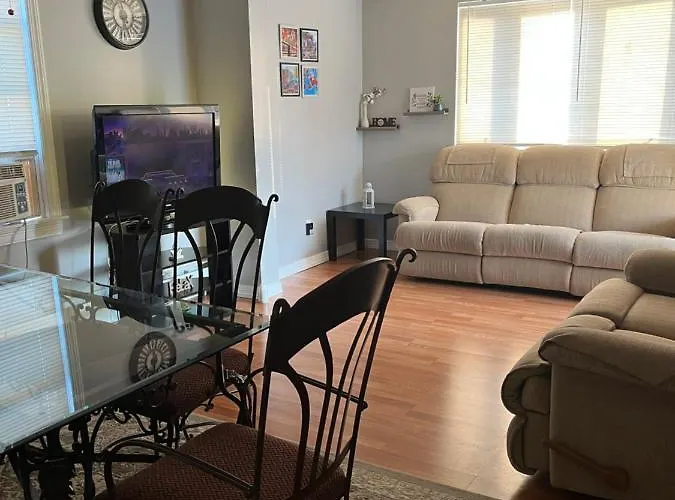 Lovely Three Bedroom Apartment Near Jersey City And Newyork